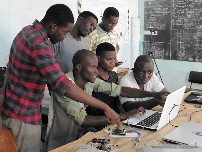 Collaboration cocreation l'atelier des griots Benin (6)